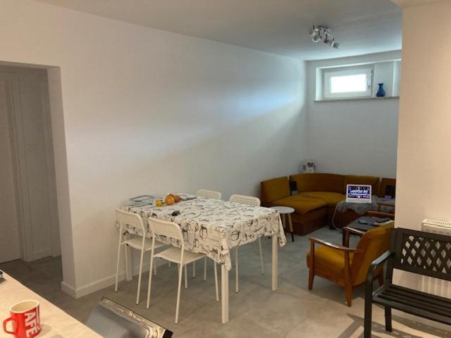 Guest House Устка Екстериор снимка